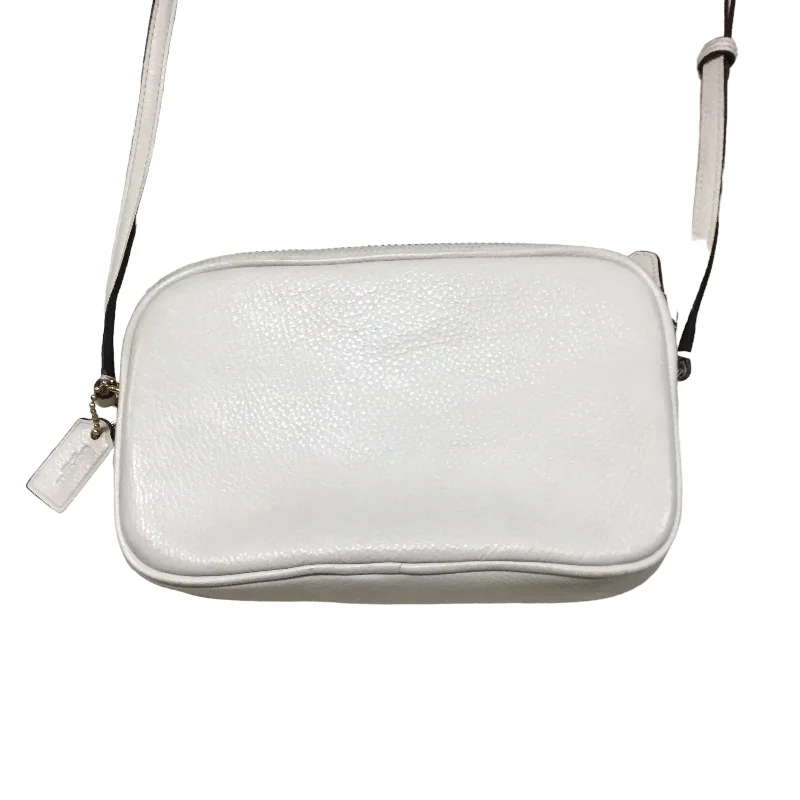 Ladies Coach Tabby bags with a detachable shoulder strapCrossbody Designer By Coach  Size: Small