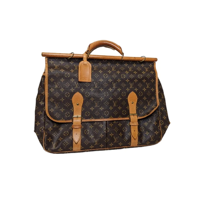 Louis Vuitton bags with a detachable mobile phone holder for convenienceLouis Vuitton Monogram Canvas Sac Chasse Hunting Bag