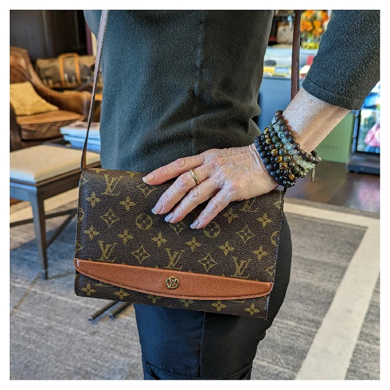 Louis Vuitton Neverfull bags with large capacity for everyday essentialsLouis Vuitton Vintage Monogram Canvas Pochette Bordeaux