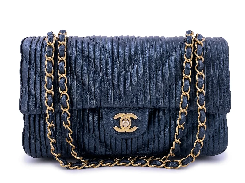 Chanel Lightweight Handbag for Daily ErrandsChanel 2018 Pearly Navy Blue Pleated Chevron Medium Classic Double Flap Bag GHW