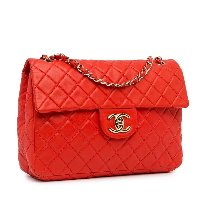 Chanel Vintage Inspired Handbag for Retro LoversChanel Jumbo XL Classic Lambskin Single Flap (VP2NPO)