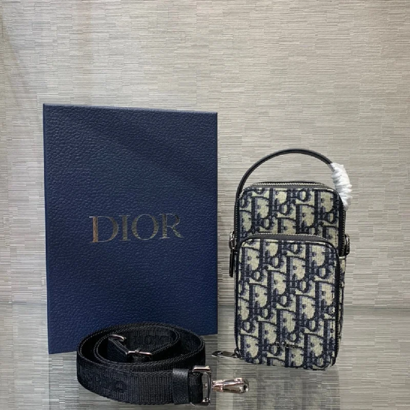 Fashion - forward Christian Dior tote bags for the modern womanChristian Dior - Luxury Bags  770