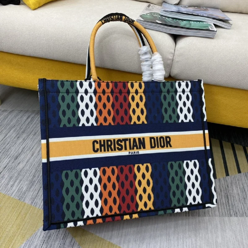 Fashion - forward Christian Dior tote bags for the modern womanGlitzyBags - Designer bags by Dior 063