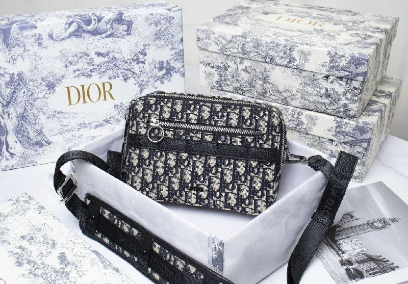 Christian Dior Saddle bags with a studded trim for a bold lookGlitzyBags - Designer bags by Dior 102