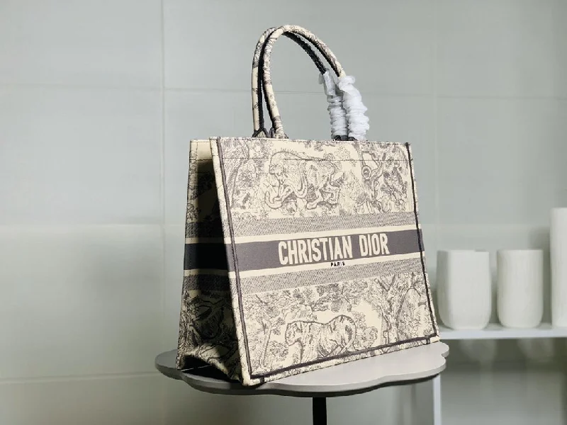 Christian Dior tote bags with a printed Dior logo on the frontGlitzyBags - Designer bags by Dior 128