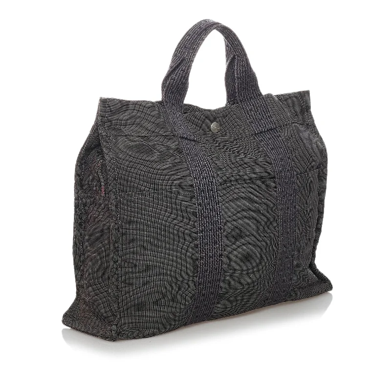 Pet - Friendly Hermes Pet Carrier Bags in Signature StylesHermes Herline MM (SHG-29900)