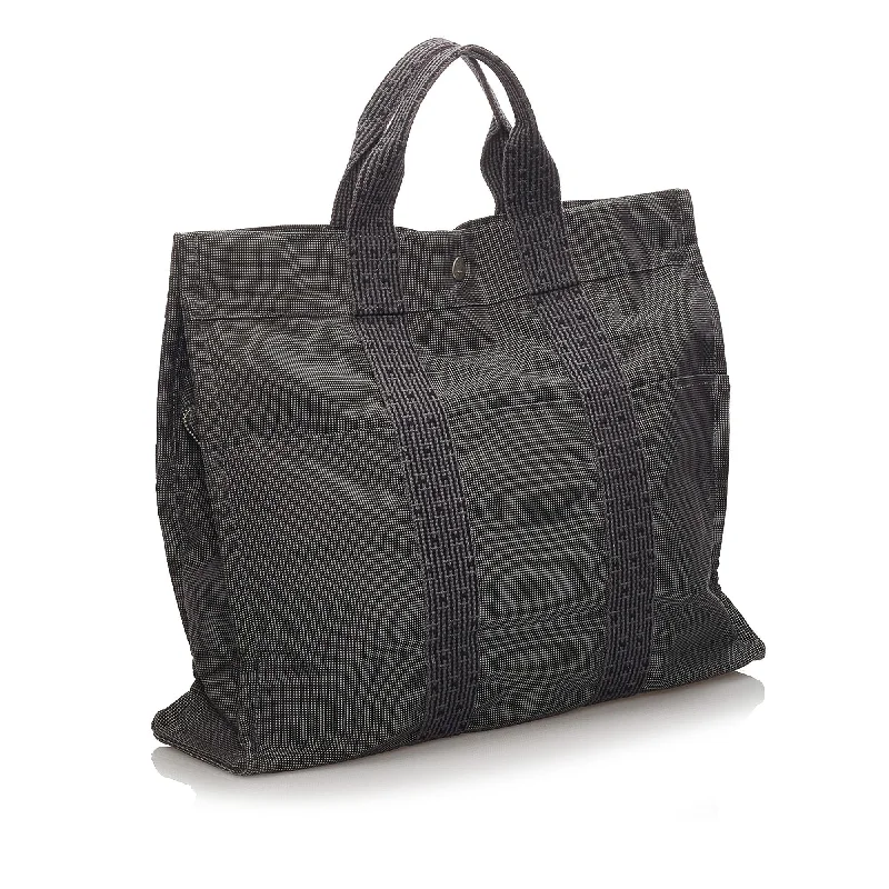 Hermes Lindy Bags in Seasonal Print CollaborationsHermes Herline MM Tote Bag (SHG-33956)