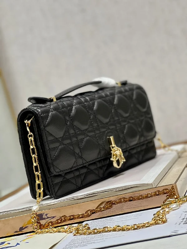 Christian Dior handbags with a detachable mirror for on - the - go touch - upsWF - Dior Bag - 217