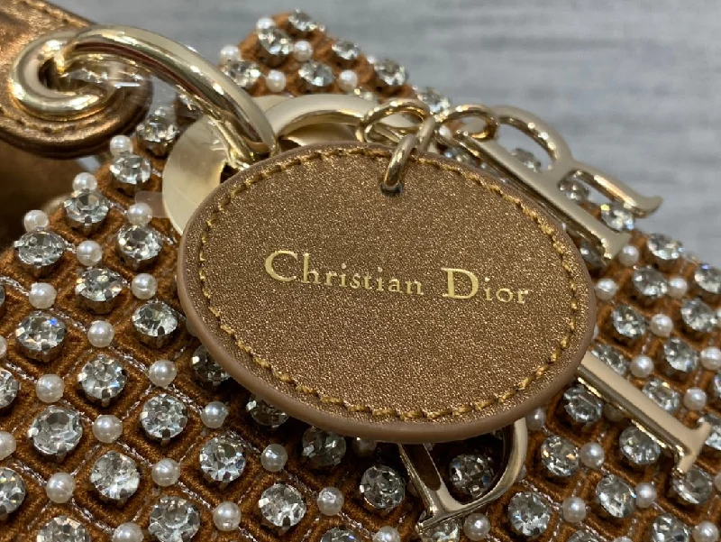 Christian Dior handbags with a detachable mirror for on - the - go touch - upsWF - Dior Bag - 230